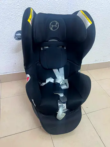 Black convertible child car seat - good used condition