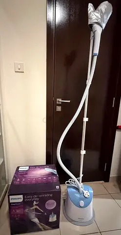 Philips unused easy touch iron for Sale in Karama for AED 200