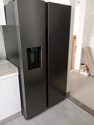Samsung Refrigerator with auto ice maker