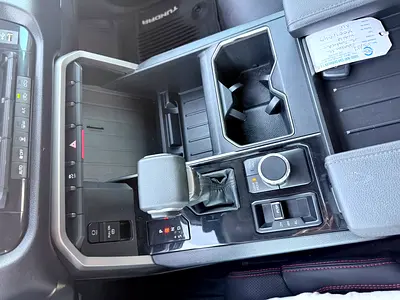 2022 Toyota TUNDRA photo 12