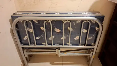 Dubai - Al-Muraqqabat / Folding Bed Single Frame + 2 Mattresses