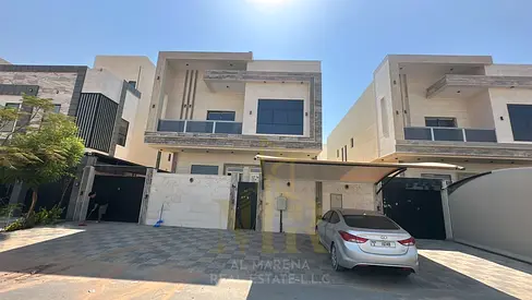فيلا مفروشة بالكامل للإيجار في الحليو 2 عجمان، 5 غرف نوم ماستر، مجلسان، غرفة خادمة، مطبخ مجهز بالكامل، فرش راقٍ وتجهيزات متكاملة، بسعر 120,000 درهم سن