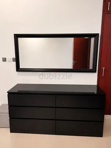 Chest of Drawers with Wall Mirror
