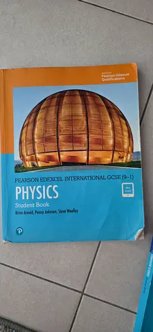 Pearson Edexcel International GCSE (9–1) Physics Student Book