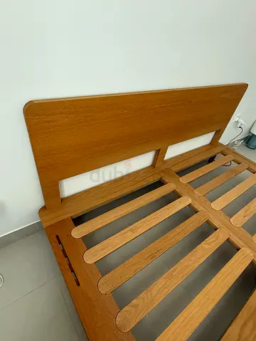 Solid wood slatted bed base/frame (King Size) - good condition