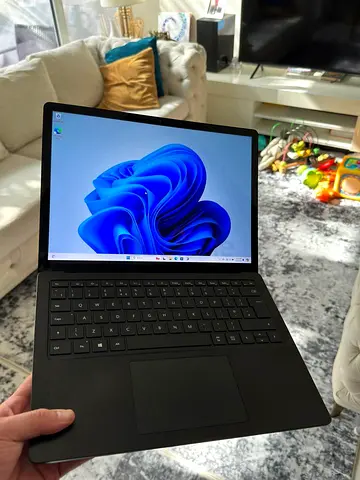 Surface Laptop (4k Touch) Core i7 - 16gb ram - 512gb SSD - Black Color _ premium laptop Pro