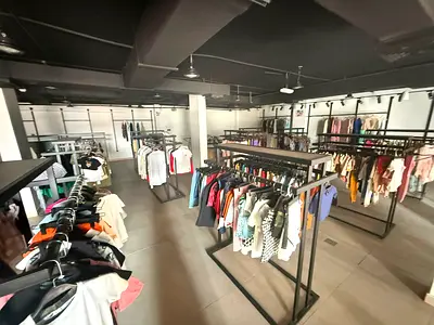 **📍 English Advertisement** 🏢 **Commercial Shop for Annual Rent – Al Rashidiya 1, Ajman** Excellent opportunity to lease a **fully finished commer
