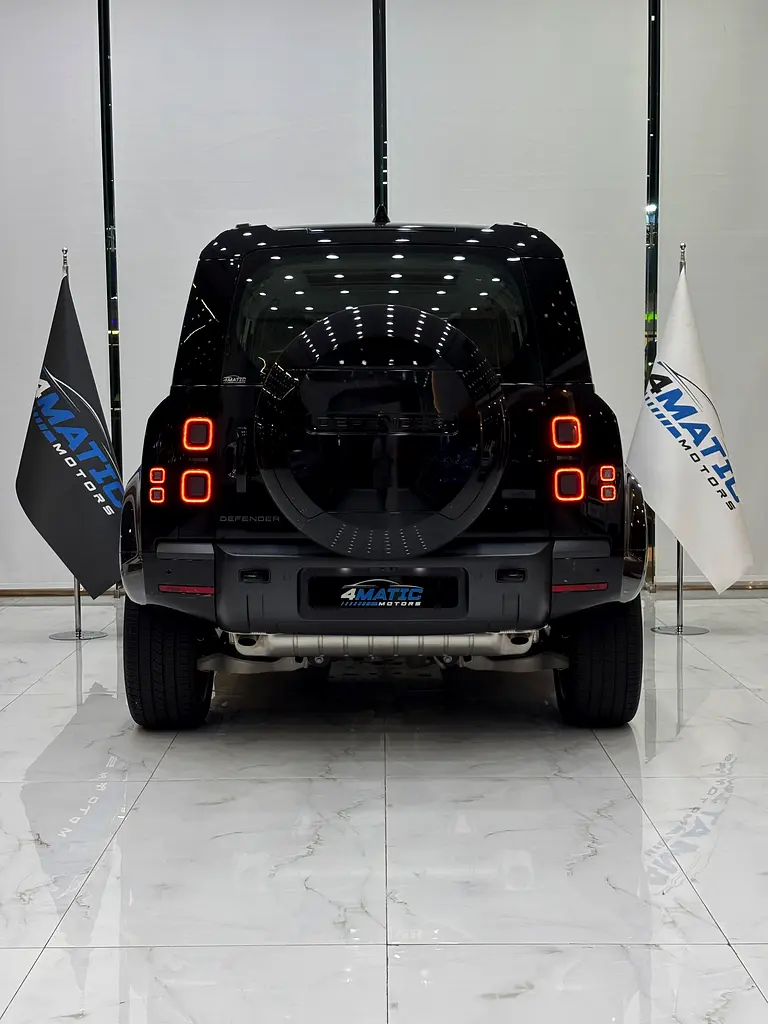 Land Rover Defender 2026