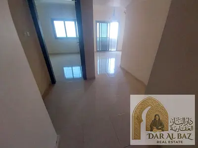 غرفة وصالة للايجار السنوى بمنطقة تجارية مويلح - الشارقة | بلكونه باطلاله مفتوحة | تكييف مركزى | مطبخ عملى | تشطيبات حديثة | جاهزة للسكن