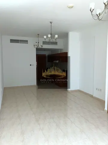 Vacant Large Studio With Open View Available For Rent