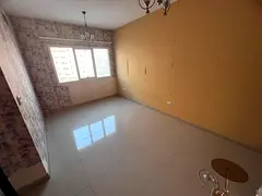 Two bedrooms and a living room, two bathrooms, panoramic windows, fully lit apartment, excellent lay