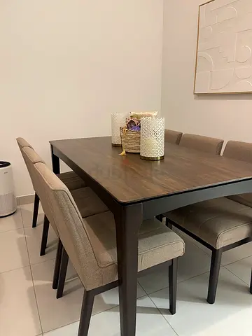 Wooden Dining Table with Padded Chairs - Excellent Condition