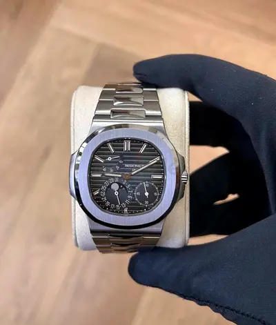 Patek Philippe Nautilus 5712/A 1:1 Clone With Box/Card