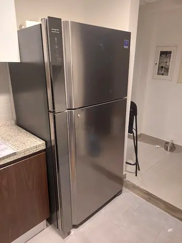 Hitachi Big Capacity Refrigerator With Digital Display