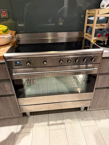 Smeg Electric ceramic Stove 90x60cm