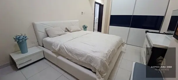 اروع غرفة وصالة مفروشة للإيجار السنوي في أبراج مدينة الإمارات بعجمان، موقع مميز على شارع الشيخ محمد بن زايد، مساحة واسعة، فرش أنيق، وخيارات دفع مرنة