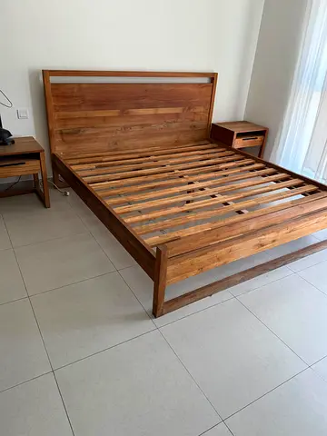 Cratebarrel Bed Good Condition