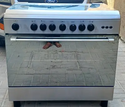 Bompani Gas Cooker Range, with 5 burners, all are working properly.