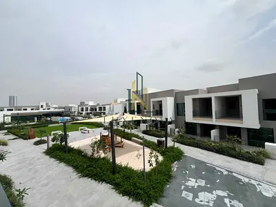Sky light | Handed over | Direct on the park | Multiple options