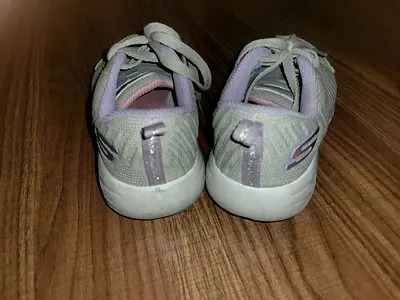 Light grey Skechers sneakers, gently used, Kids Shoe with size:30