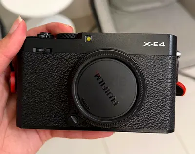 Used Fujifilm XE4 With 35mm prime lense full set