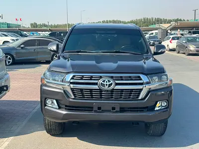 Toyota landcruiser 2010 fullopshin Gary color GCC calen car