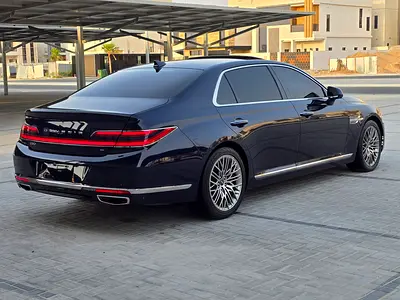 2022 Genesis G90 — фото 2