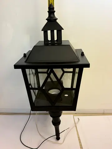 VINTAGE OUT DOOR LIGHT