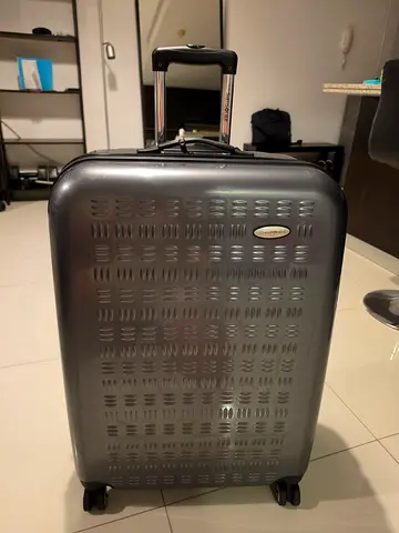Samsonite Large Hard Shell Travel Bag