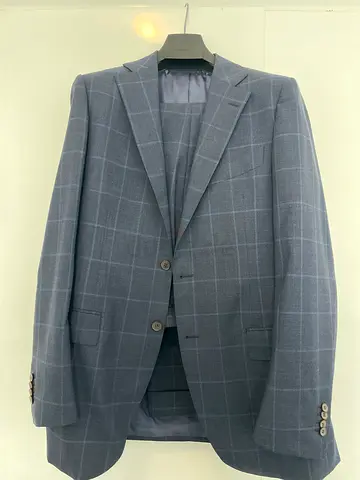 SUITSUPPLY MEN NAVY SUIT- one time used- 1100 AED