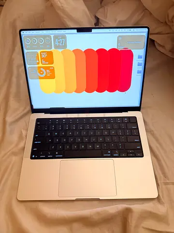 MacBook Pro m5 14inches (2025)