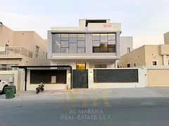 A villa with a price including registration and ownership fees on the main street, ready to move in,