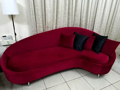 Curved Burgundy Velvet Sofa - Stylish 3-Seater