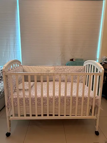 Juniors White Wooden Baby Crib with Mattress and Bedding