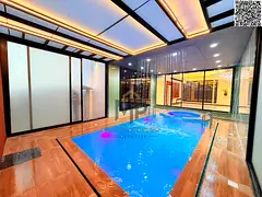 Luxury villa in Al-Raqaib, for citizens only. 6 master bedrooms, swimming pool and jacuzzi, rooftop