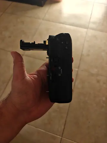 Neweer BG-R10 Canon battery grip
