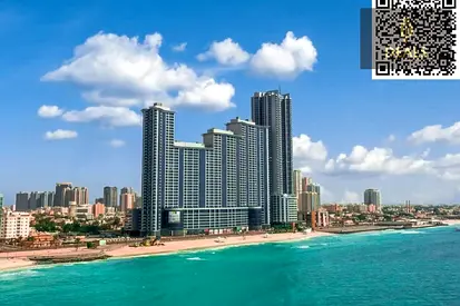 **شقة فاخرة (غرفتان نوم) بمساحة 1,600 قدم² وإطلالة بحرية بانورامية في "كورنيش ريزيدنس" بسعر استثنائي: 70,000 درهم سنوياً!