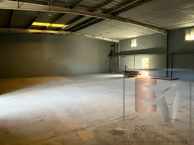 Spacious Industrial Warehouse – Al Quoz 4