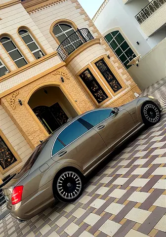 2010 Mercedes-Benz S-Class S 500 GCC Specs - Pristine Condition