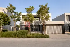 Big Plot With Pool | Ready To Move In | Freehold | Near To Park