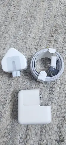 Apple MacBook Charger