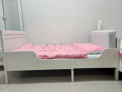 Ikea bed with mattres, in good condition 3 numbers.