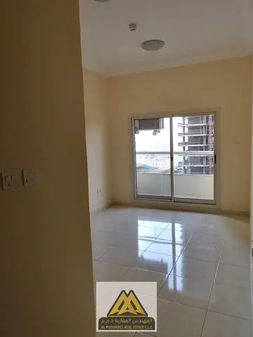 شقة غرفة وصالة مؤجرة للبيع بمساحة 956 قدم² في Lake Tower C4، مدينة الإمارات، عجمان