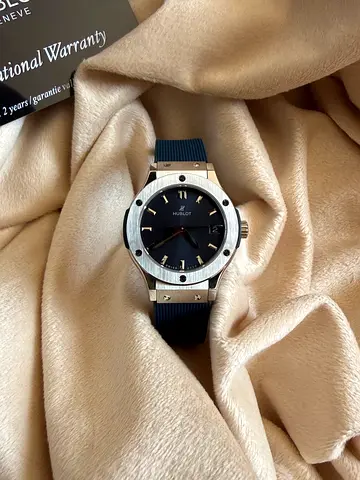 Hublot  33 mm (Women) (Swiss movement)🇨🇭 (Water resistant)💧 Super master quality ✅✅