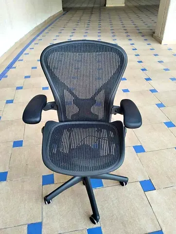 B Herman Miller Brand Chair Aeron Classic Chair fully loaded