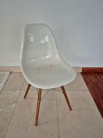 White Modern Plastic Dining Chairs with Wooden Legs