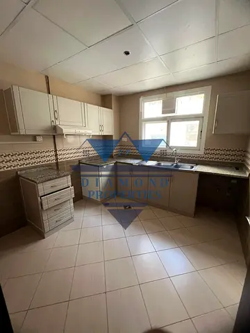 ABU SHAGARA 2BHK// THREE WOSHROOM//NEW BUILDING //GOOD LOCATION NEAR BY KING FASAIL ROAD RENT ONLY 41K