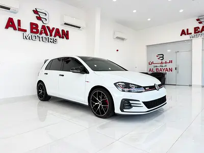 فولكسفاجن غولف GTI ابيض / رمادي 2018 (خليجي)