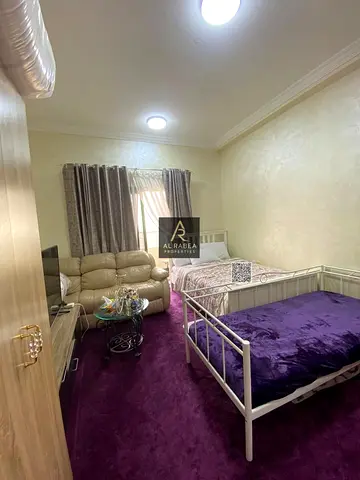 استوديو بالفرش كامل-تصميم عصري--مطبخ منفصل-علي محمد بن زايد-بلكونه