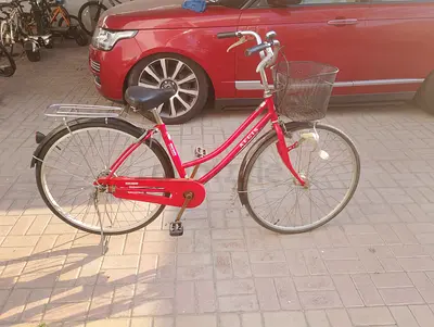 City cruiser bicycle with basket and rear rack - good condition